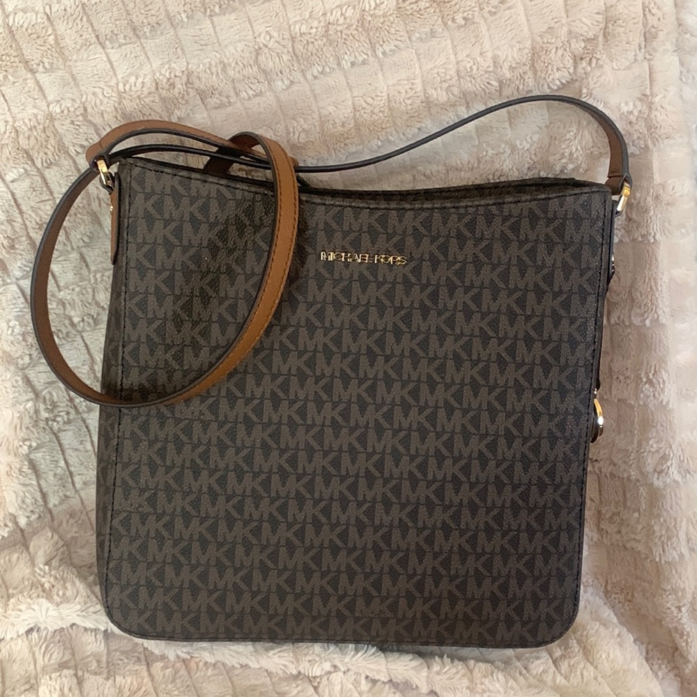 Michael Kors Jet Set Crossbody